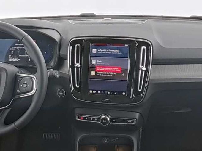 Volvo XC40 Plus Dark B4 18''LM Pano 360kam ACC DAB Harman LED Thors Hammer