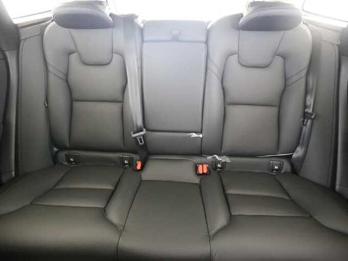 Volvo XC60 Plus Dark T6 19''LM HUD 360kam DAB ACC BLIS Lenkradhz