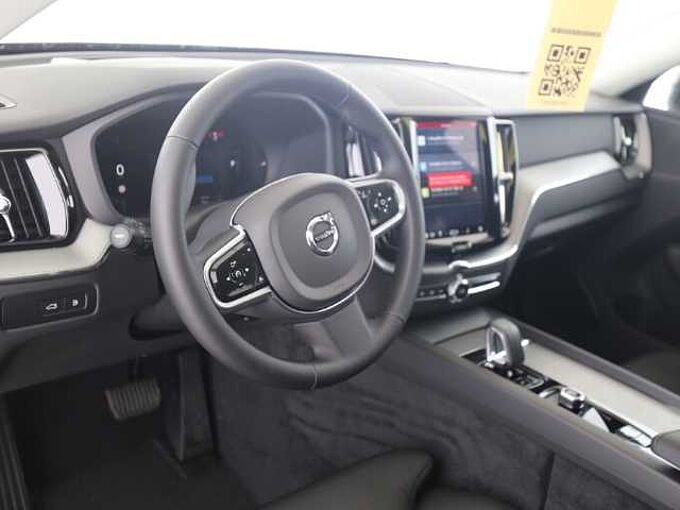 Volvo XC60 Plus Dark T6 19''LM HUD 360kam DAB ACC BLIS Lenkradhz