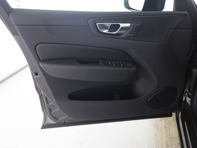 Volvo XC60 Plus Dark T6 19''LM HUD 360kam DAB ACC BLIS Lenkradhz