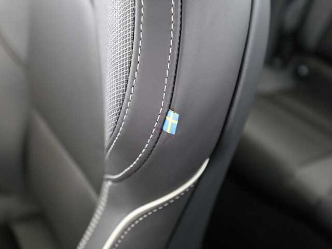 Volvo S60 Ultimate Dark T8 19''LM B&W 360kam eStandhz DAB ACC BLIS
