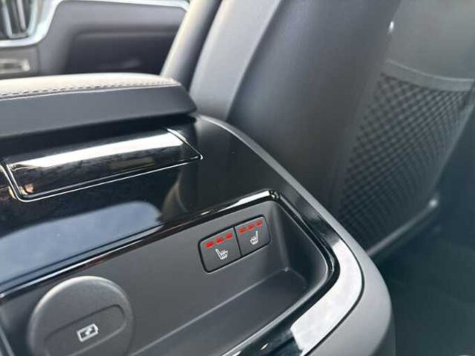 Volvo S60 Ultimate Dark T8 19''LM B&W 360kam eStandhz DAB ACC BLIS