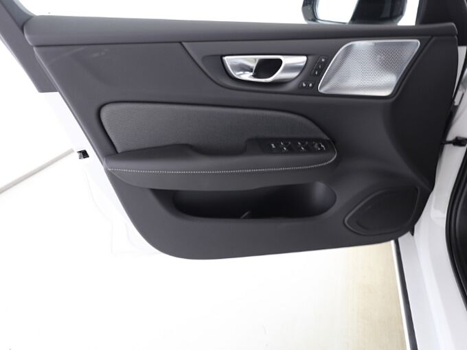 Volvo S60 Ultimate Dark T8 19''LM B&W 360kam eStandhz DAB ACC BLIS