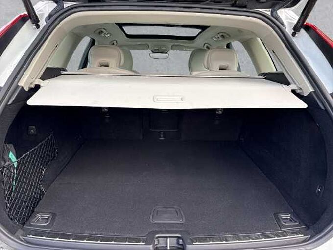 Volvo XC60 Inscription T8 19''LM AHK Pano ACC Harman DAB Rückfahrkam