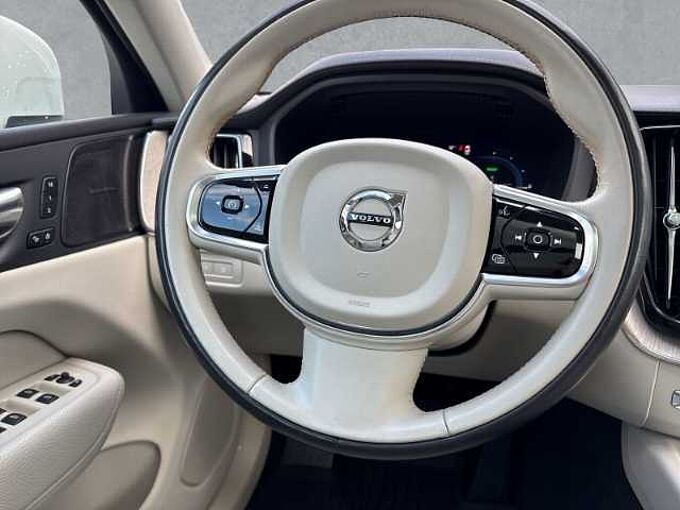 Volvo XC60 Inscription T8 19''LM AHK Pano ACC Harman DAB Rückfahrkam
