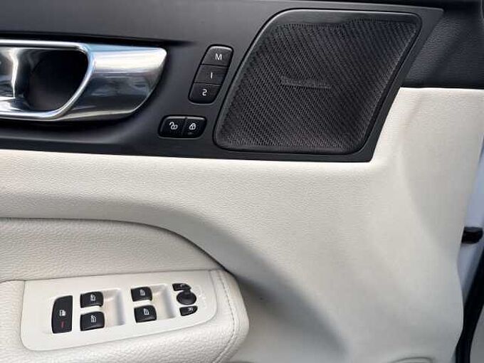 Volvo XC60 Inscription T8 19''LM AHK Pano ACC Harman DAB Rückfahrkam