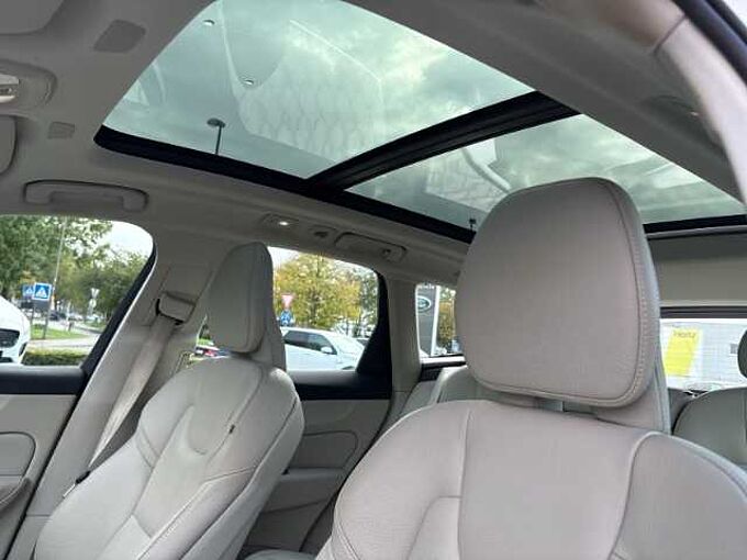 Volvo XC60 Inscription T8 19''LM AHK Pano ACC Harman DAB Rückfahrkam
