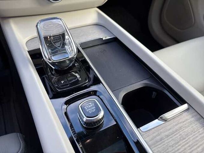 Volvo XC60 Inscription T8 19''LM AHK Pano ACC Harman DAB Rückfahrkam