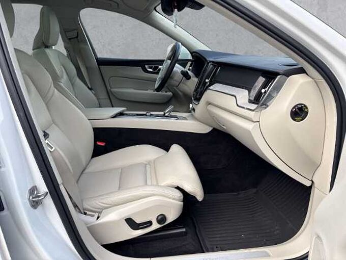 Volvo XC60 Inscription T8 19''LM AHK Pano ACC Harman DAB Rückfahrkam