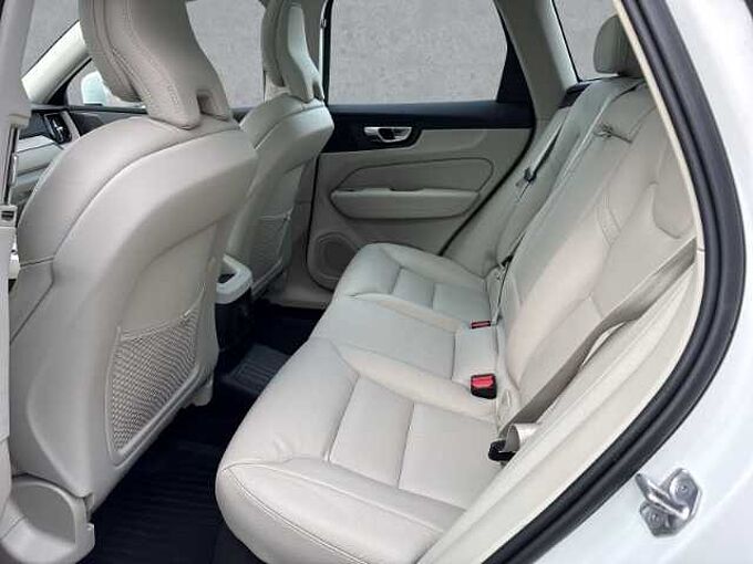 Volvo XC60 Inscription T8 19''LM AHK Pano ACC Harman DAB Rückfahrkam