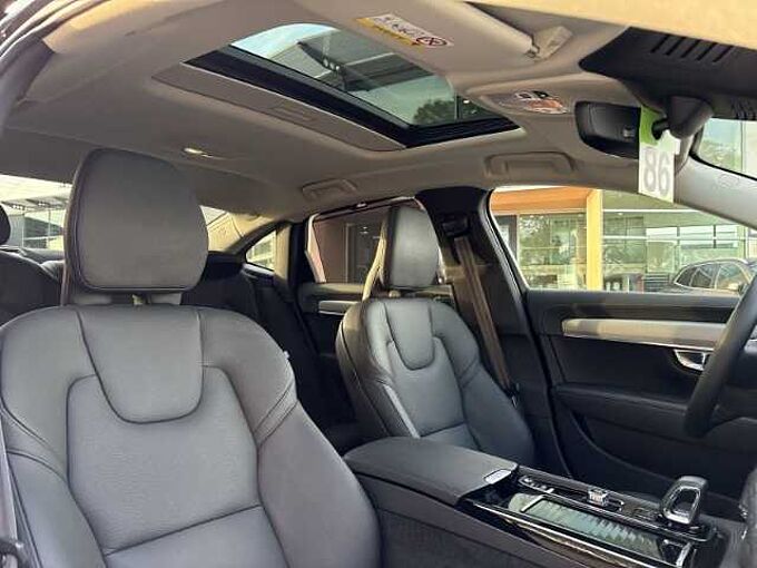 Volvo S90 Ultimate Bright T8 19''LM B&W 360kam Pano Akustik ACC NP 89.910