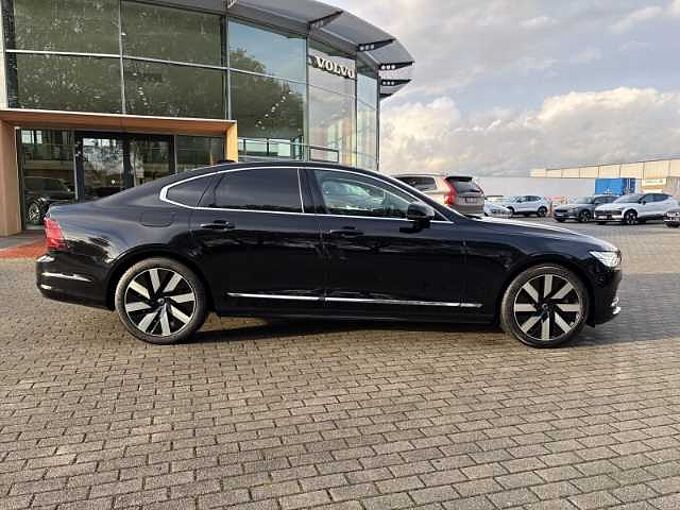 Volvo S90 Ultimate Bright T8 19''LM B&W 360kam Pano Akustik ACC NP 89.910