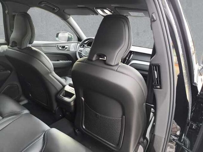 Volvo XC60 B5 Benzin GEWERBE-BOOSTER AWD Plus Black Edition Nappa Luft-FW B&W