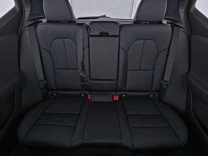 Volvo XC40 Plus Dark B4 19''LM Pano Pilotassist 360kam DAB Harman LED ThorsHammer