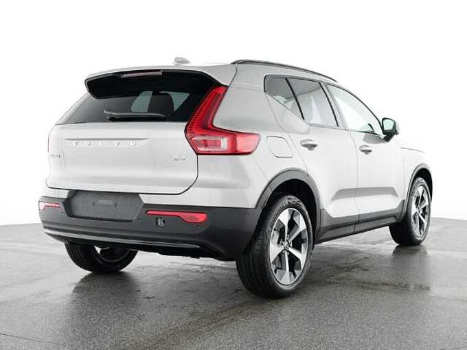 Volvo XC40 Plus Dark B4 19''LM Pano Pilotassist 360kam DAB Harman LED ThorsHammer