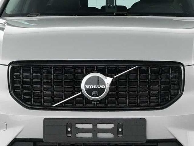 Volvo XC40 Plus Dark B4 19''LM Pano Pilotassist 360kam DAB Harman LED ThorsHammer