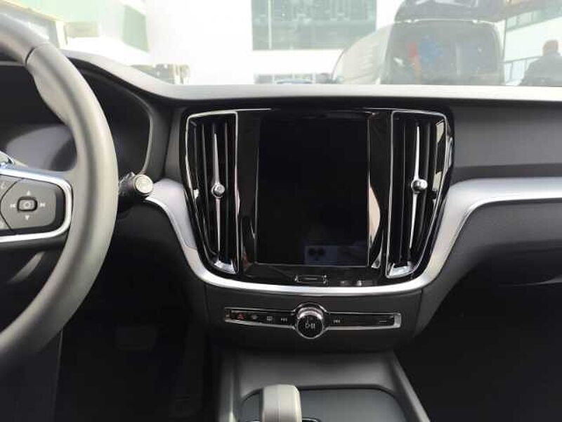 Volvo V60 Core B4 Diesel Navi digitales Cockpit Memory Sitze Soundsystem LED Blendfrei Core B4 Diesel Navi digitales Cockpit Memory Sitze Soundsystem LED Blendfreies F
