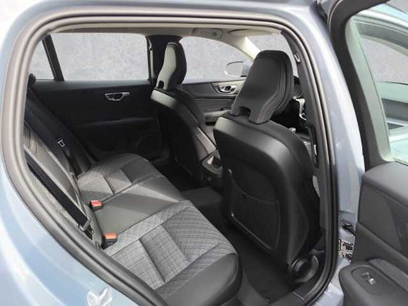 Volvo V60 Core B4 Diesel Navi digitales Cockpit Memory Sitze Soundsystem LED Blendfrei Core B4 Diesel Navi digitales Cockpit Memory Sitze Soundsystem LED Blendfreies F