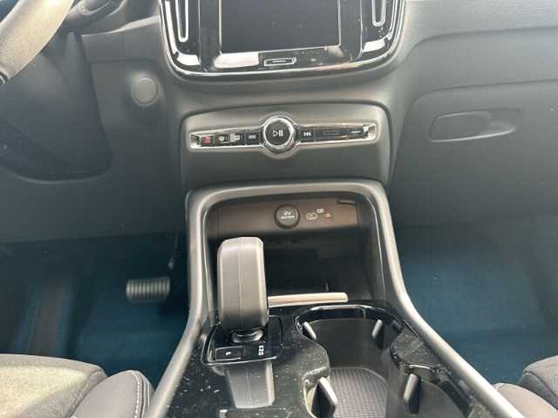 Volvo C40 Plus Pure Electric RWD StandHZG Panorama Navi digitales Cockpit Soundsystem Plus Pure Electric RWD StandHZG Panorama Navi digitales Cockpit Soundsystem LED
