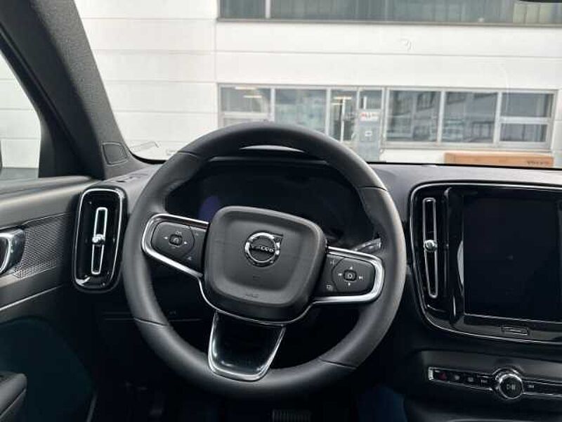 Volvo C40 Plus Pure Electric RWD StandHZG Panorama Navi digitales Cockpit Soundsystem Plus Pure Electric RWD StandHZG Panorama Navi digitales Cockpit Soundsystem LED