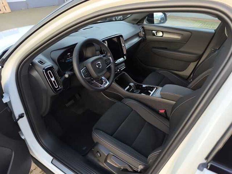 Volvo XC40 Volvo Plus Pure Electric RWD Single Motor  Android Automotive Volvo Plus Recharge Pure Electric StandHZG Navi Leder digitales Cockpit Memory S