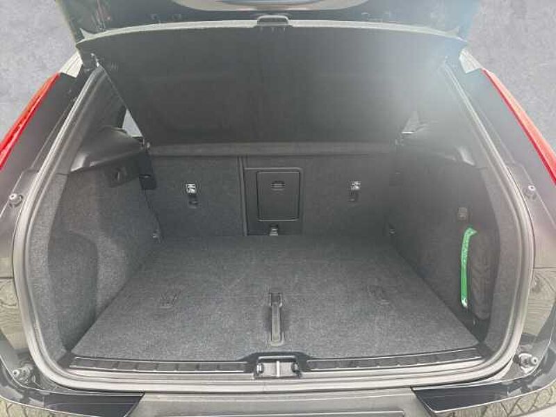 Volvo XC40 Plus BLACK EDITION LED Thors DAB Harman 360 Kamera Sportpaket Navi Digitale