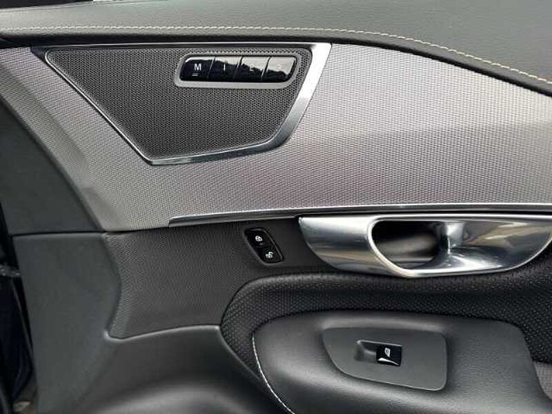 Volvo XC90 R Design B5 22''LM 7 Seat Standhz AHK Luftf. HUD Nappaleder