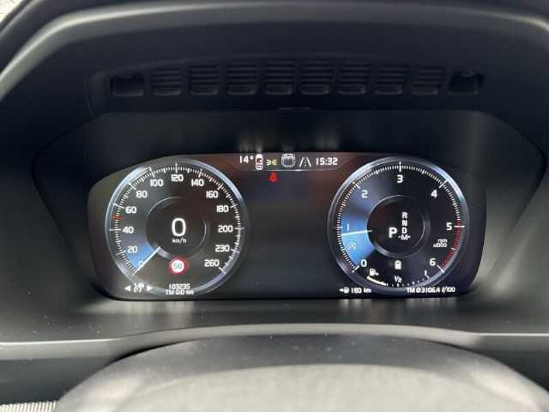 Volvo XC90 R Design B5 22''LM 7 Seat Standhz AHK Luftf. HUD Nappaleder