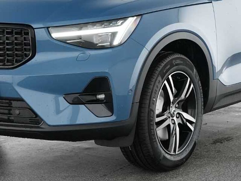 Volvo XC40 Plus Dark B4 18''LM Pano 360kam ACC DAB Harman LED Thors Hammer