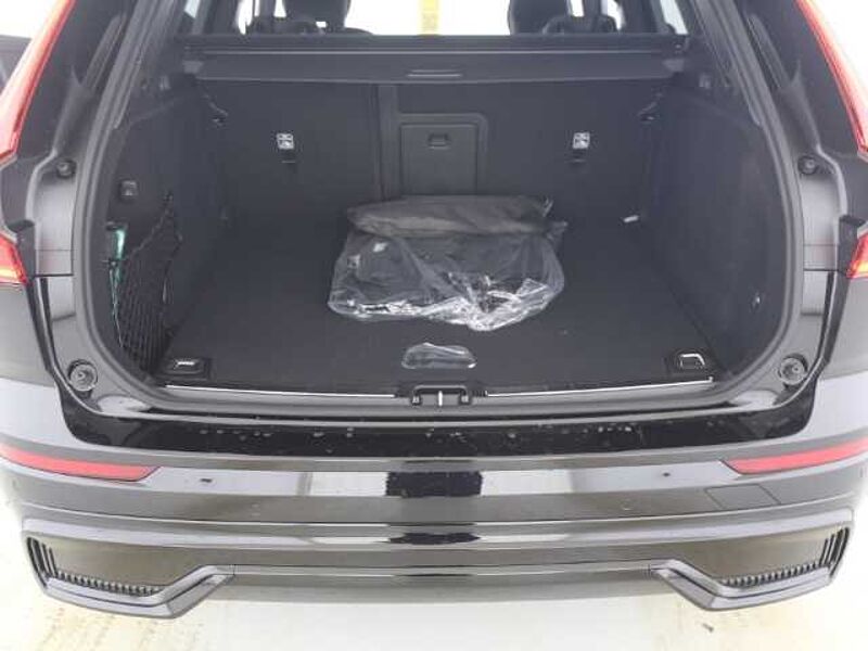 Volvo XC60 Plus Dark B5 AWD 20''LM AHK Pano 360kam PilotAssist Harman DAB