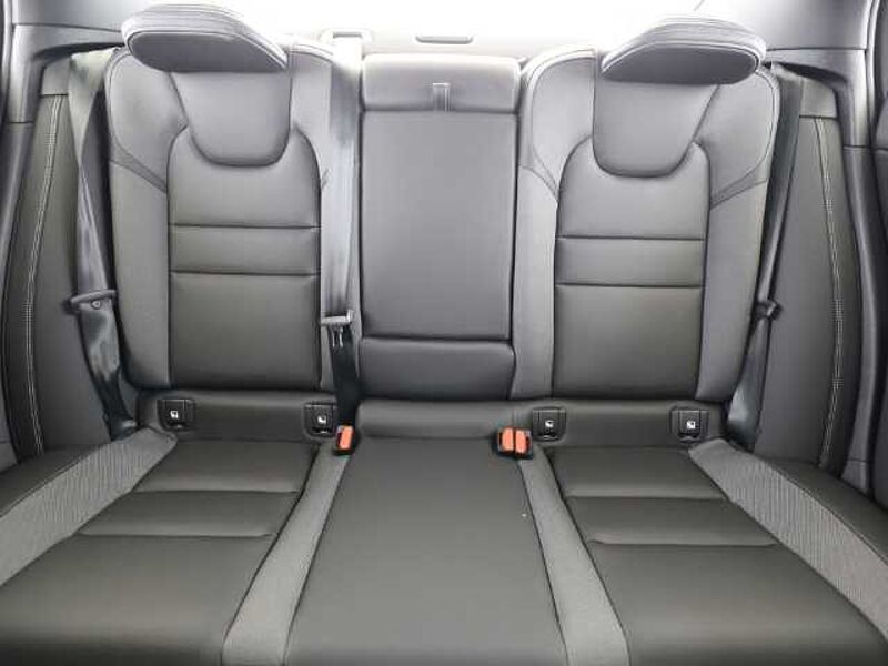 Volvo S60 Ultimate Dark T8 19''LM B&W 360kam eStandhz DAB ACC BLIS