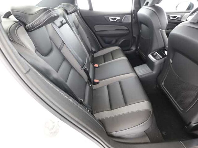 Volvo S60 Ultimate Dark T8 19''LM B&W 360kam eStandhz DAB ACC BLIS