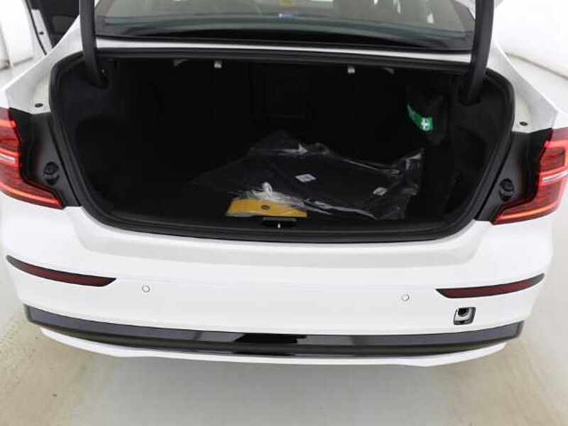 Volvo S60 Ultimate Dark T8 19''LM B&W 360kam eStandhz DAB ACC BLIS