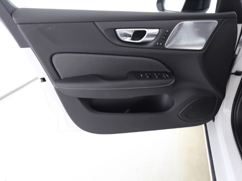 Volvo S60 Ultimate Dark T8 19''LM B&W 360kam eStandhz DAB ACC BLIS