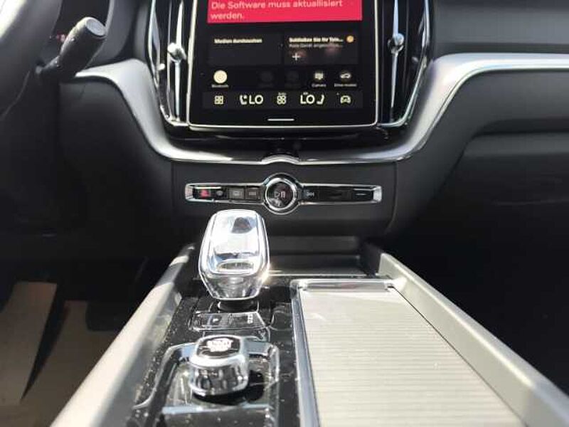Volvo XC60 T8 Plus Black Edition Recharge Plug-In Hybrid AWD Pano HUD