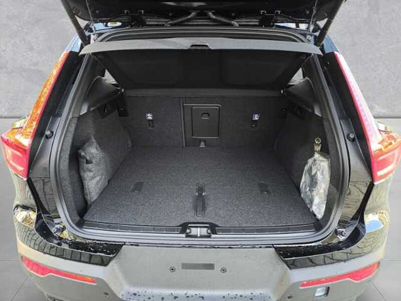 Volvo XC40 B4 Benzin Plus Black Edition 2WD 20 Zoll Räder 360GRAD Kamera