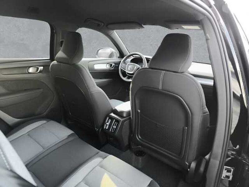 Volvo XC40 B4 Benzin Plus Black Edition 2WD 20 Zoll Räder 360GRAD Kamera