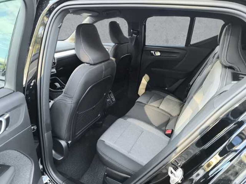 Volvo XC40 B4 Benzin Plus Black Edition 2WD 20 Zoll Räder 360GRAD Kamera