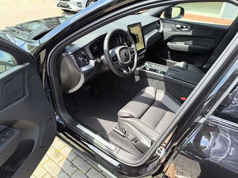 Volvo XC60 T8 Plus Black Edition  Plug-In Hybrid AWD HUD Panodach