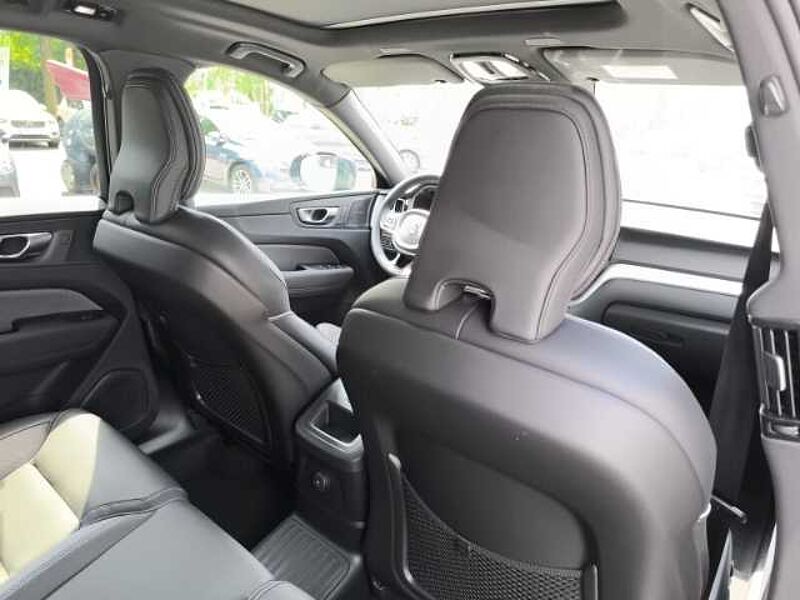 Volvo XC60 T8 Plus Black Edition  Plug-In Hybrid AWD HUD Panodach