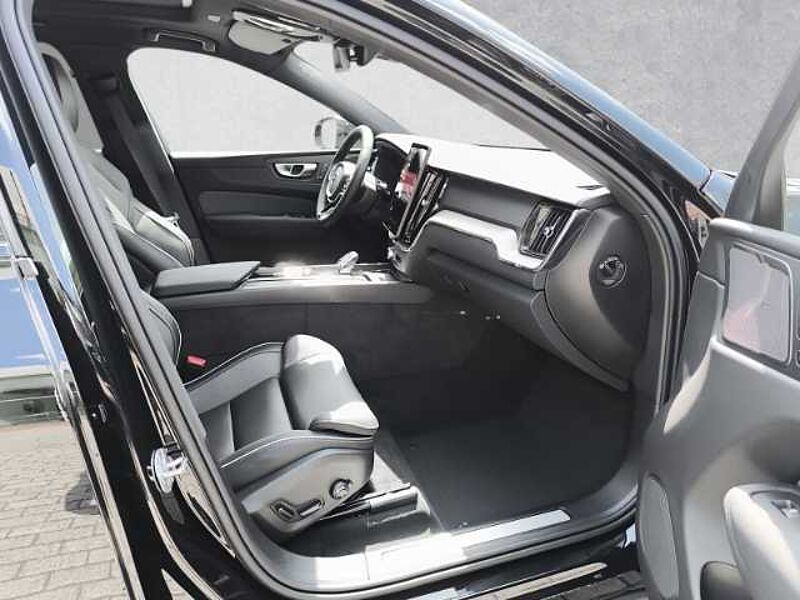 Volvo XC60 T8 Plus Black Edition  Plug-In Hybrid AWD HUD Panodach