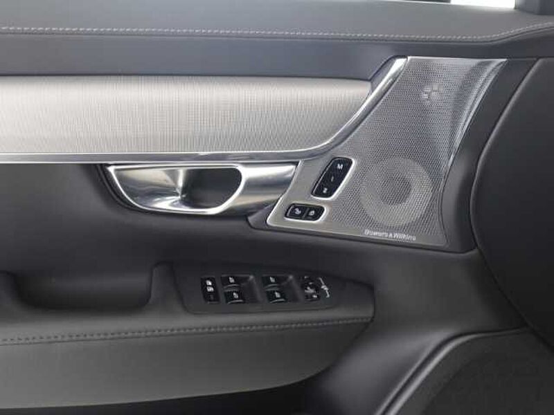 Volvo S90 Ultimate Bright T8 19''LM B&W 360kam Pano Akustik ACC NP 89.910