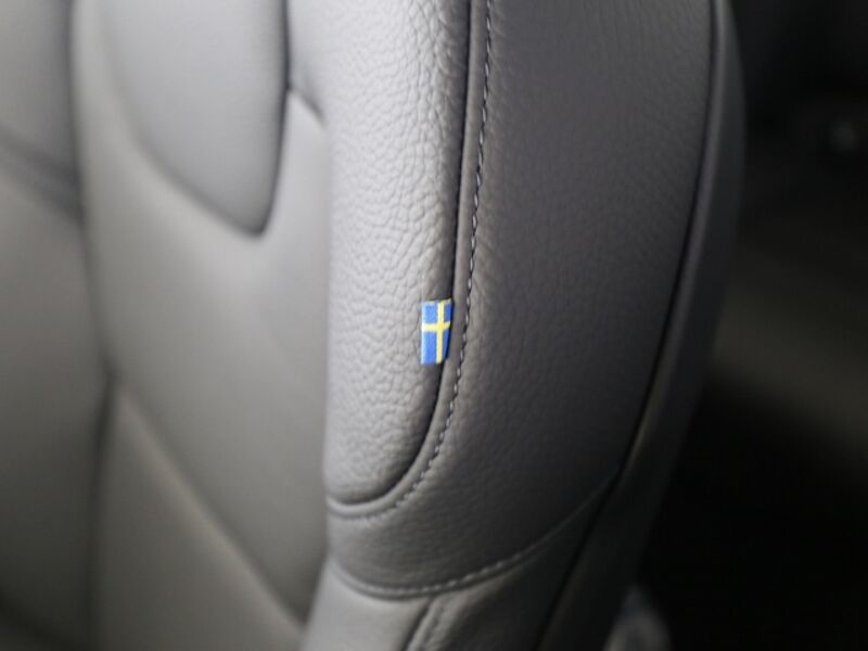 Volvo S90 Ultimate Bright T8 19''LM B&W 360kam Pano Akustik ACC NP 89.910
