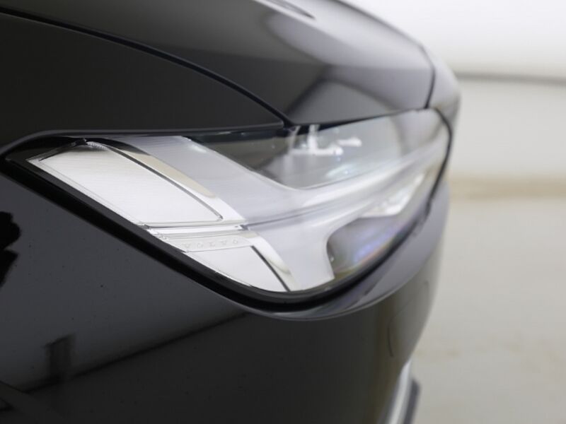 Volvo S90 Ultimate Bright T8 19''LM B&W 360kam Pano Akustik ACC NP 89.910