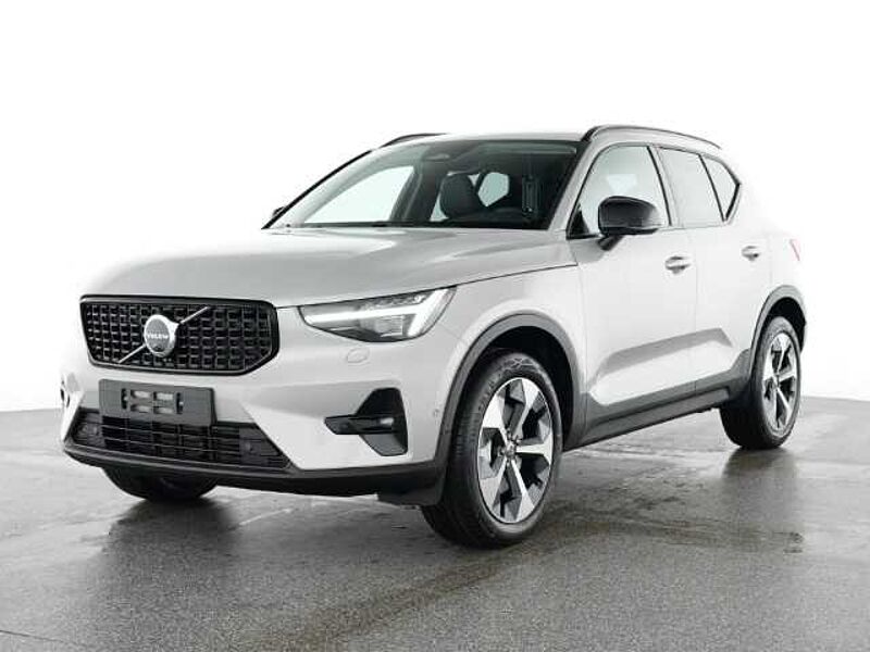 Volvo XC40 Plus Dark B4 19''LM Pano Pilotassist 360kam DAB Harman LED ThorsHammer