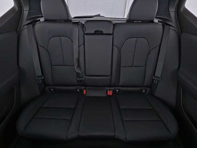 Volvo XC40 Plus Dark B4 19''LM Pano Pilotassist 360kam DAB Harman LED ThorsHammer