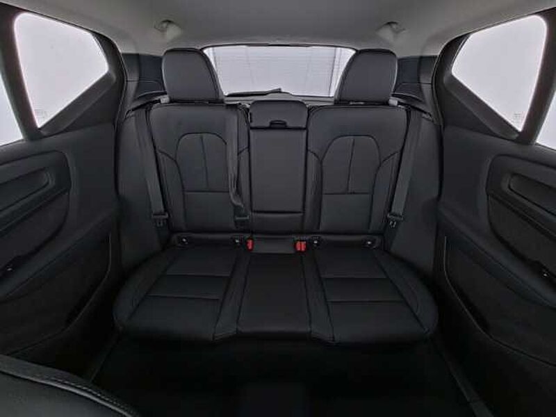 Volvo XC40 Plus Dark B4 19''LM Pano Pilotassist 360kam DAB Harman LED ThorsHammer