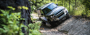 Ausgiebig Offroad und Abenteuer-Camping: Land Rover lädt zu Adventure Camps ins Land Rover Experience Center